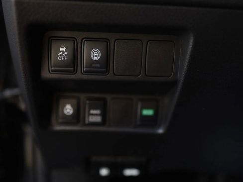 Used 2018 Nissan Rogue Sport SL w/ SL Premium Package image 15