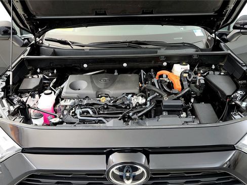 Certified 2025 Toyota RAV4 XLE AWD/4WD image 34