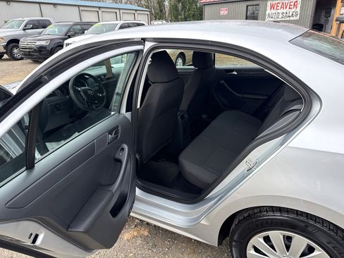 Used 2015 Volkswagen Jetta S image 10