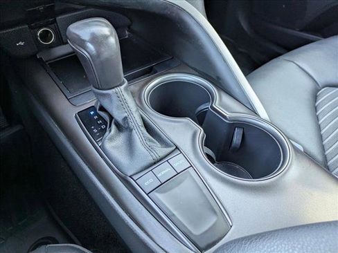 Used 2023 Toyota Camry SE image 12