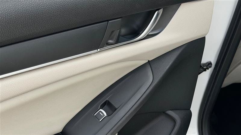 Used 2018 Honda Accord EX image 43