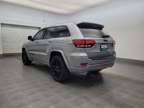 Used 2018 Jeep Grand Cherokee Altitude image 5