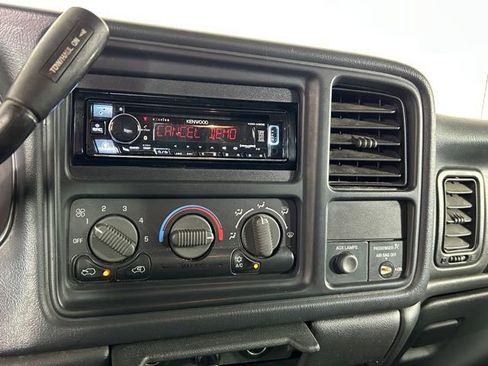 Used 2002 Chevrolet Silverado 2500 LS w/ Snow Plow Prep Pkg AWD/4WD image 33