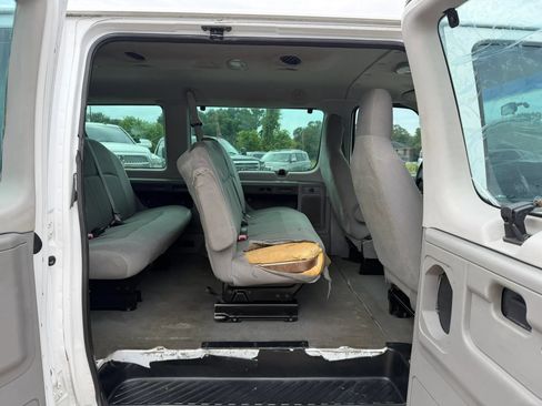 Used 2011 Ford E-350 and Econoline 350 XLT RWD image 15