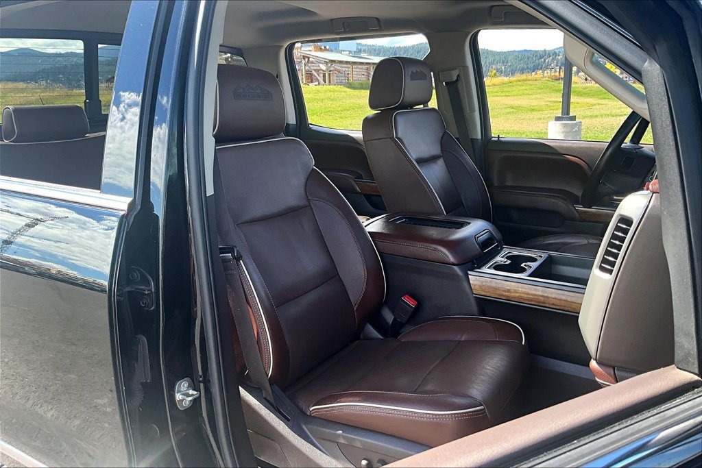 Used 2016 Chevrolet Silverado 2500 High Country w/ Duramax Plus Package AWD/4WD image 7