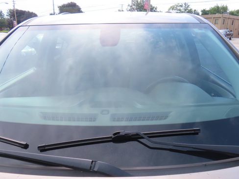 Used 2018 Chevrolet Traverse LT FWD image 33