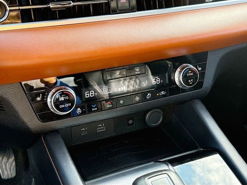 Used 2022 Mitsubishi Outlander SEL image 17