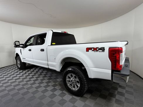 Used 2017 Ford F250 XLT AWD/4WD image 3