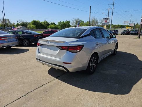 Used 2023 Nissan Sentra SV image 3