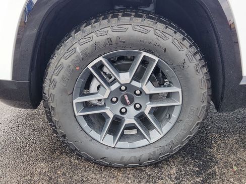 New 2026 GMC Terrain AT4 w/ Convenience Package III image 14
