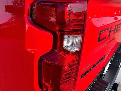 Used 2026 Chevrolet Silverado 1500 Custom Trail Boss w/ Turbomax Blackout Package AWD/4WD image 33