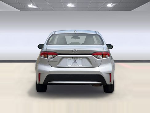 Used 2020 Toyota Corolla LE w/ LE Convenience Package FWD image 9