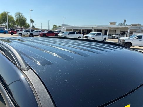 Used 2022 Ford Explorer XLT RWD image 8