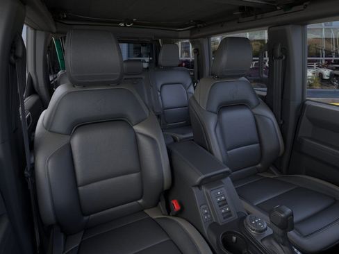 New 2025 Ford Bronco Outer Banks image 11