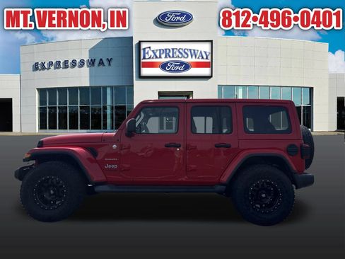 Used 2018 Jeep Wrangler Unlimited Sahara AWD/4WD image 14