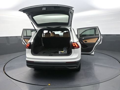 Used 2023 Volkswagen Tiguan SE AWD/4WD image 36