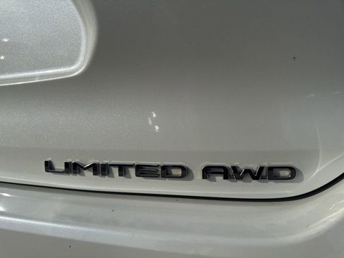 Used 2021 Toyota Highlander Limited image 39