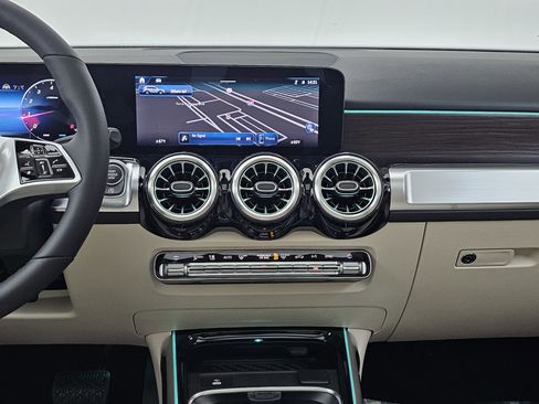 New 2026 Mercedes-Benz GLB 250 4MATIC image 39