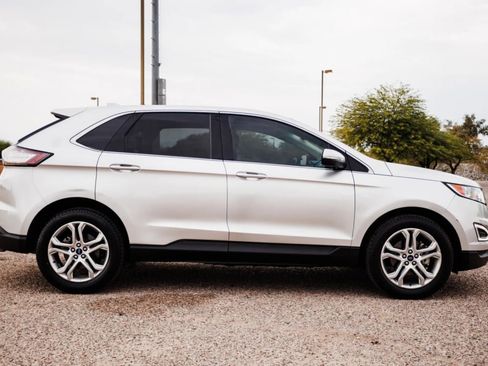 Used 2018 Ford Edge Titanium image 4