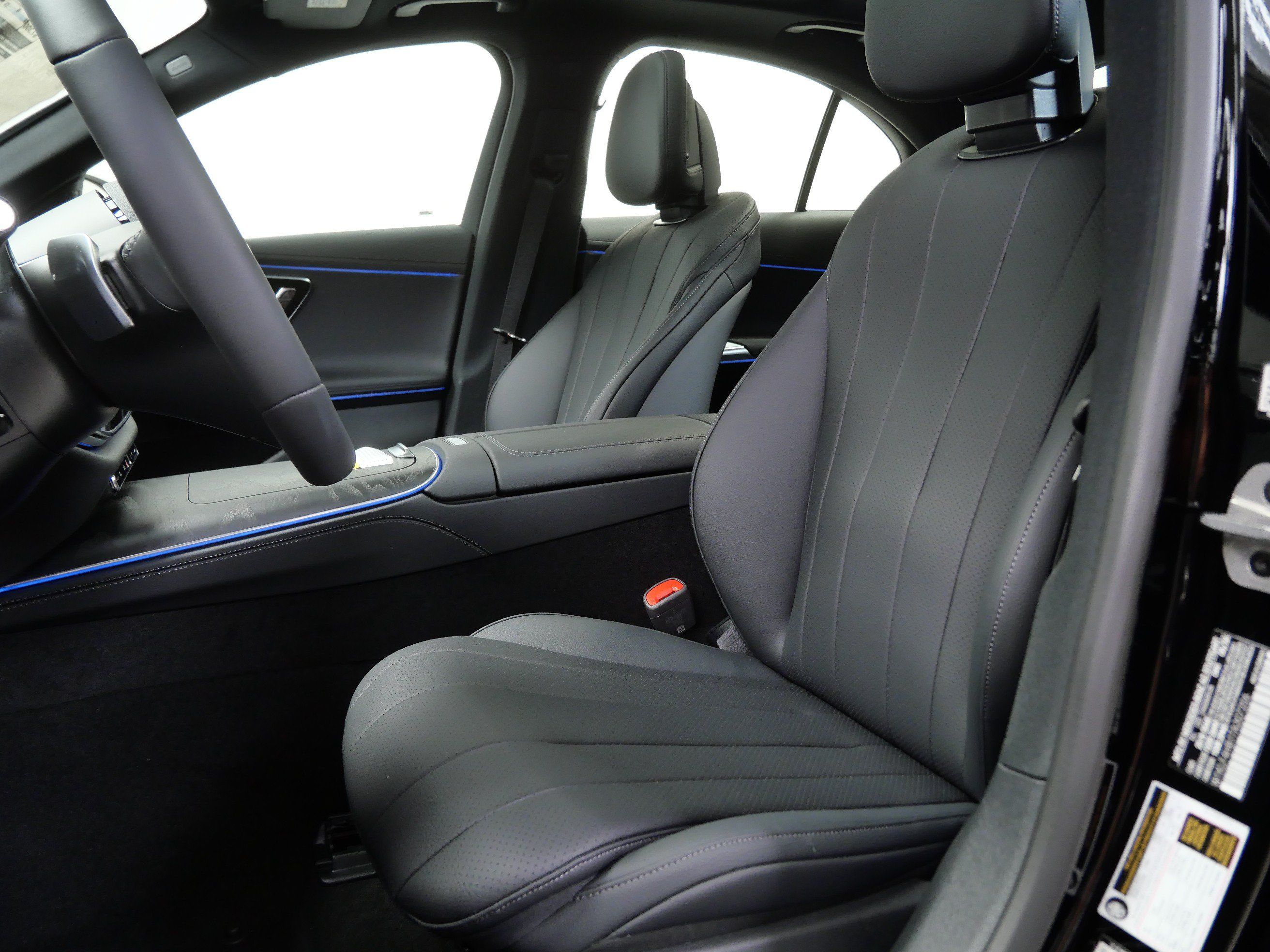 New 2026 Mercedes-Benz E 350 4MATIC Sedan image 7