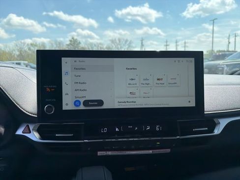 Used 2026 Toyota Sienna XLE Woodland Edition image 7