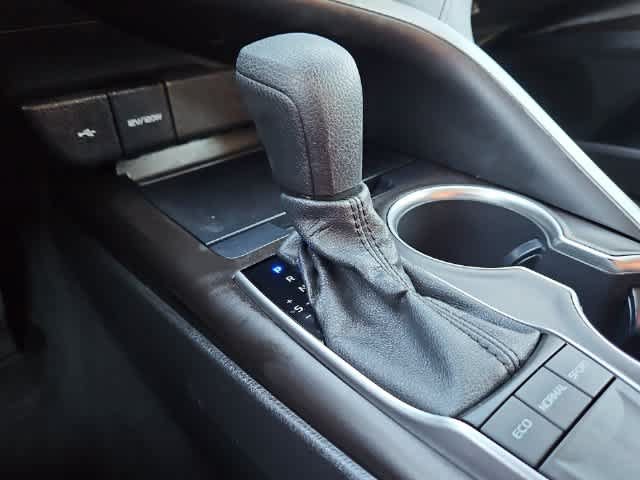 Used 2022 Toyota Camry LE FWD image 25