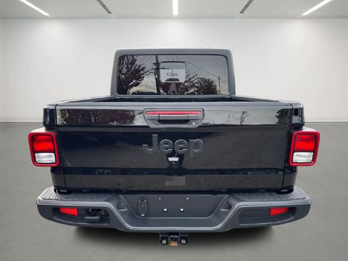 Used 2022 Jeep Gladiator Sport image 5