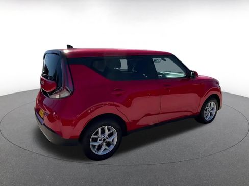 Used 2024 Kia Soul LX w/ Option Group 015 FWD image 15