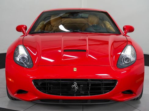 Used 2012 Ferrari California image 10