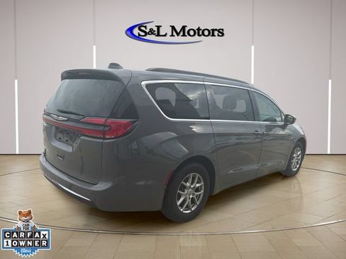 Certified 2021 Chrysler Pacifica Touring w/ Cold Weather Group FWD image 7