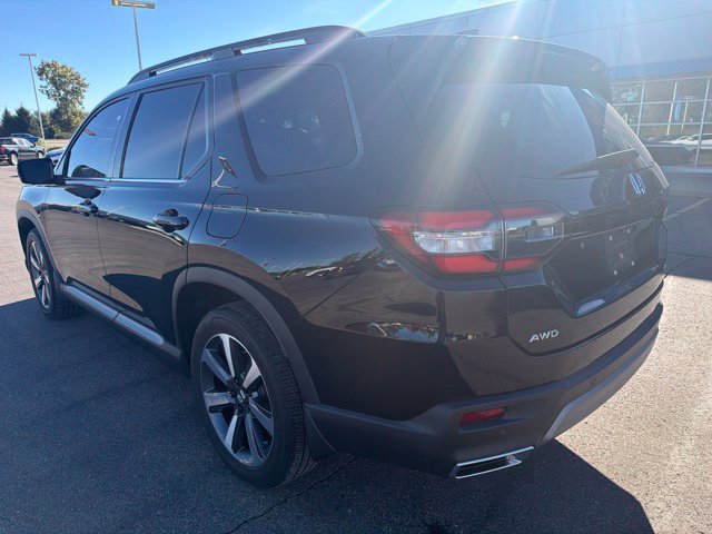 Used 2025 Honda Pilot Elite image 13