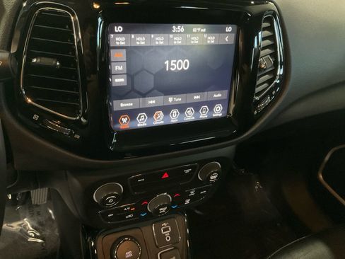 Used 2019 Jeep Compass Limited AWD/4WD image 28