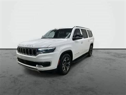 Used 2023 Jeep Wagoneer L Series III w/ Preferred Equipment Group image 7