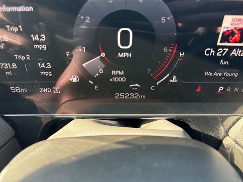 Used 2025 GMC Yukon Denali image 28