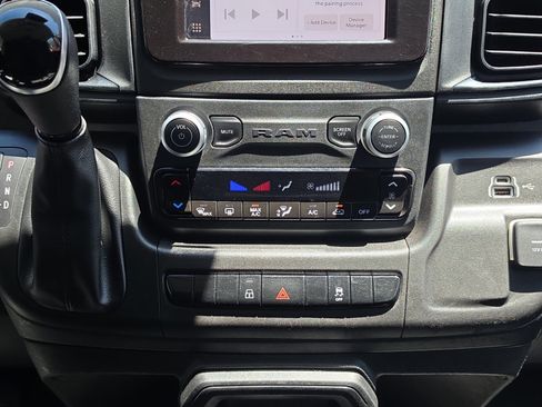 Used 2025 RAM ProMaster 2500 w/ Convenience Group FWD image 25