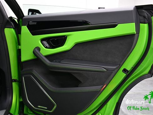 Used 2025 Lamborghini Urus SE image 45