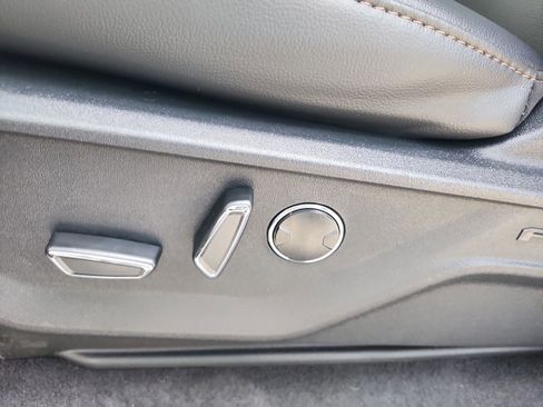 New 2025 Ford F150 Lariat w/ Equipment Group 502A High image 13