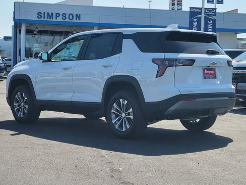 New 2026 Chevrolet Equinox LT FWD image 2