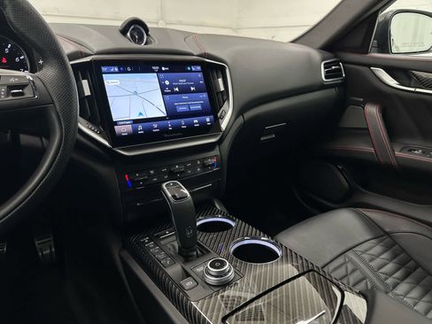 Used 2022 Maserati Ghibli Trofeo image 28