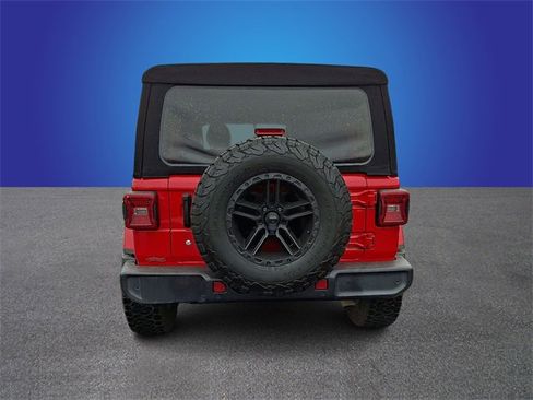 Used 2018 Jeep Wrangler Unlimited Sahara image 4