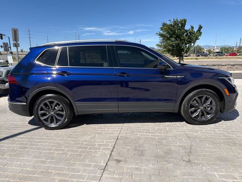 Certified 2023 Volkswagen Tiguan SE w/ Panoramic Sunroof Package AWD/4WD image 8