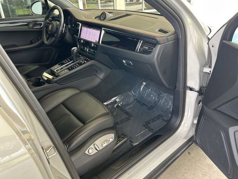 Used 2023 Porsche Macan Turbo AWD/4WD image 26