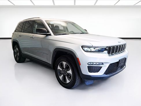 Used 2023 Jeep Grand Cherokee 4WD 4xe image 3