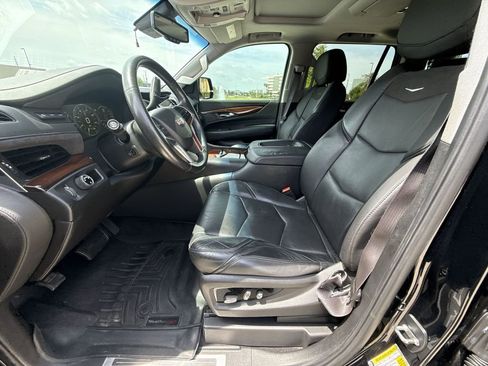 Used 2015 Cadillac Escalade Luxury RWD image 31