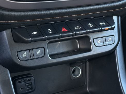 Certified 2022 GMC Canyon AT4 image 18