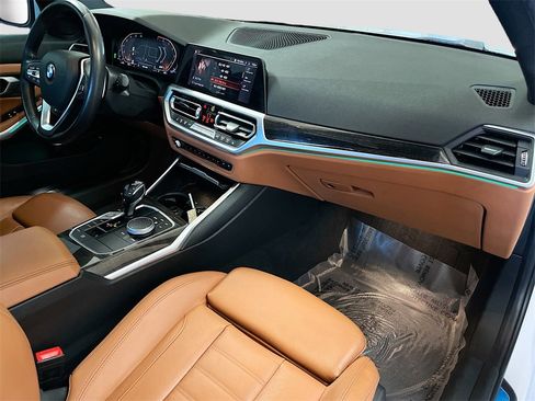 Used 2021 BMW 330i xDrive Sedan w/ Premium Package image 31