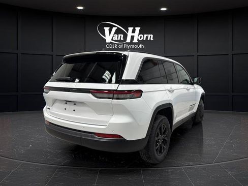 New 2026 Jeep Grand Cherokee Altitude image 3