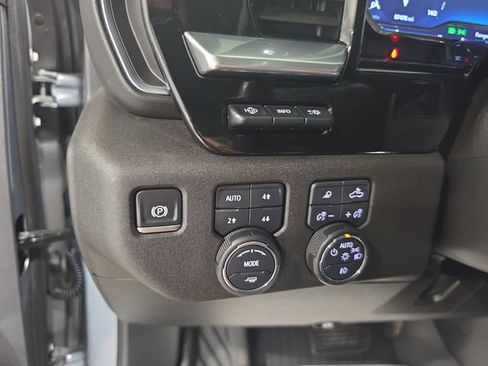Used 2025 Chevrolet Silverado 3500 LTZ w/ LTZ Plus Package AWD/4WD image 19