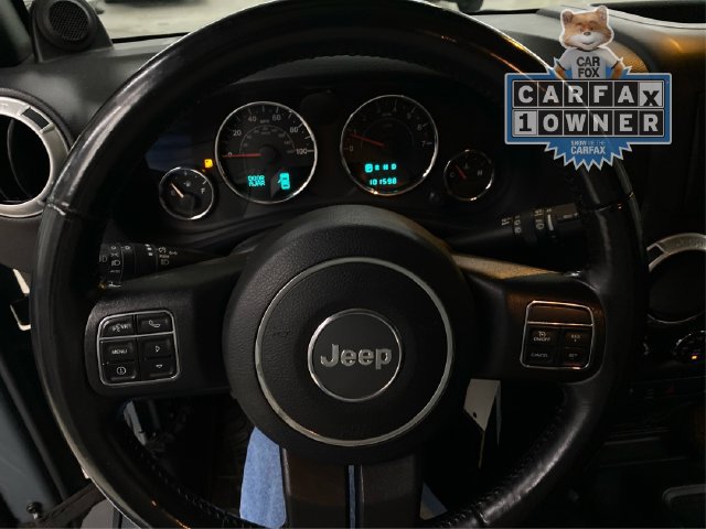 Used 2014 Jeep Wrangler Unlimited Sahara w/ Dual Top Group AWD/4WD image 22