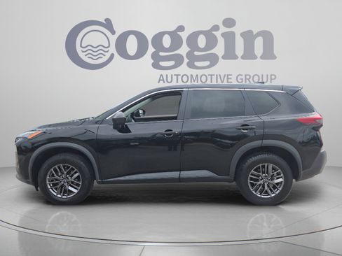 Used 2023 Nissan Rogue S AWD/4WD image 2